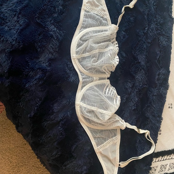 Bra - Picture 2 of 4